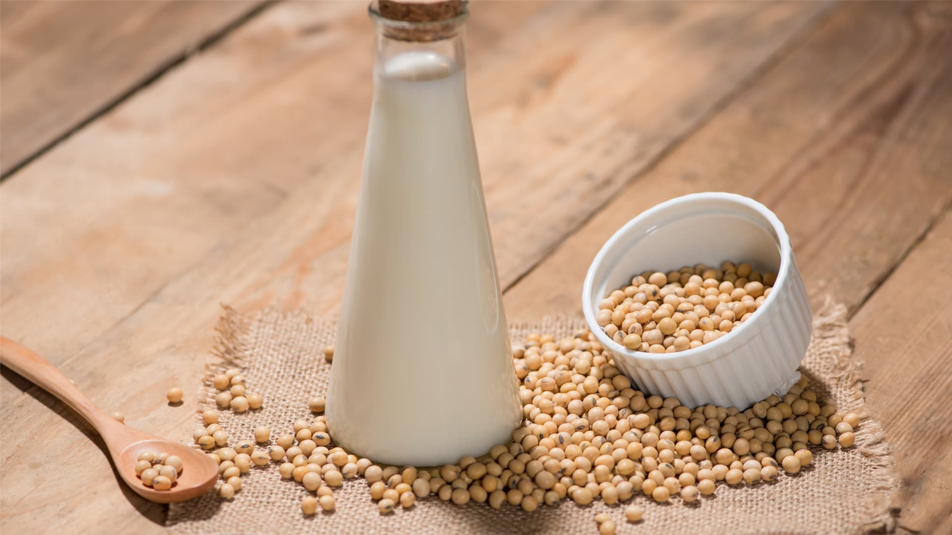 Mitos y Realidades sobre el uso de fitoestrogenos en la menopausia